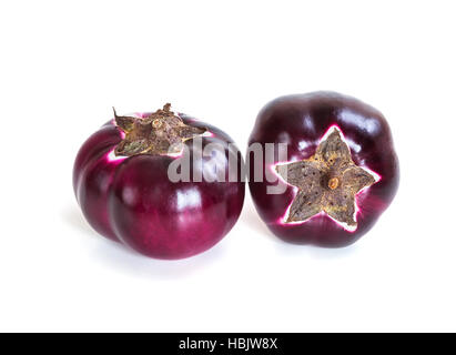 Auberginen auf weißem Hintergrund Stockfoto