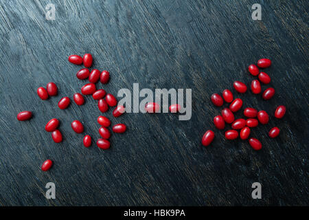 Rote Beeren reif Hartriegel Stockfoto