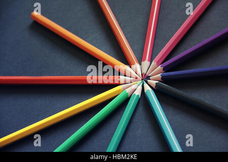 Bleistifte in verschiedenen Farben hautnah Stockfoto