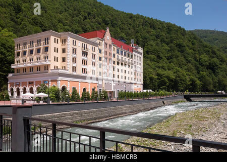 Komfortables Hotel in den Bergen. Stockfoto