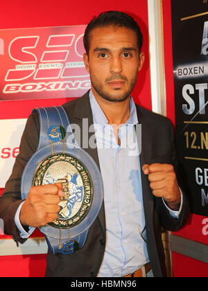 EBU Schwergewichtsboxer Mehdi Amar Stockfoto