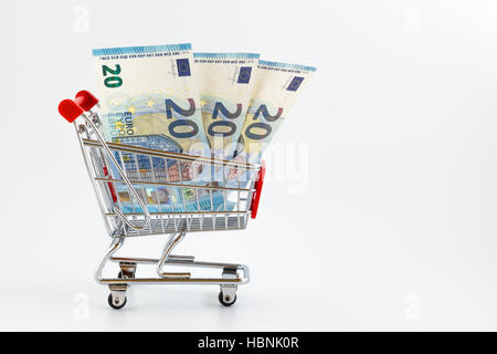 Warenkorb mit Euro-Banknoten Stockfoto