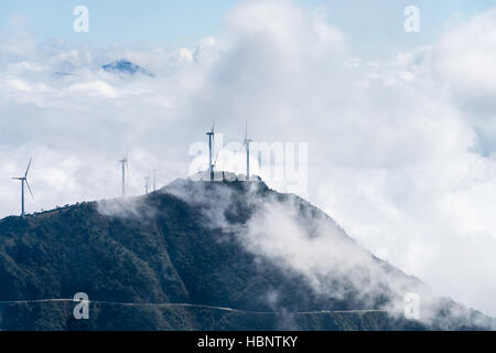 im Landesinneren Windpark Stockfoto