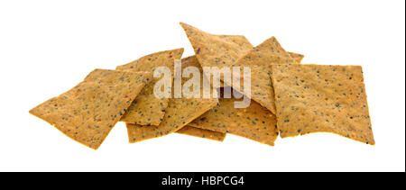 Ein Teil des Gourmet-Teff Vollkorn Snack Cracker isoliert auf einem weißen Hintergrund. Stockfoto