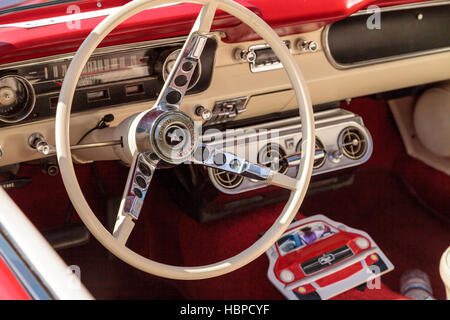 Rot 1965 Ford Mustang Stockfoto