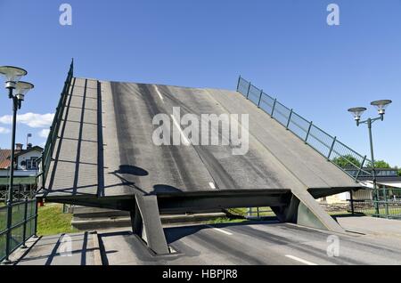 Öffnen der Zugbrücke über den Goeta Kanal Stockfoto