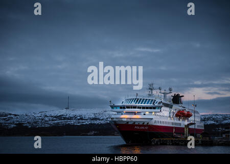 MS Polarlys angedockt an Kirkenes am nördlichen Bein seiner Küste Reise, Norwegen. Stockfoto