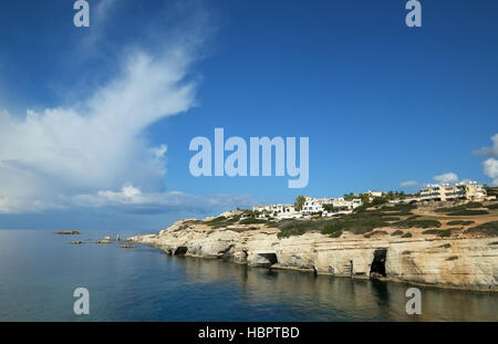 Ein Blick auf Meer Höhlen in der Nähe von Peyia im Bezirk Paphos. Stockfoto