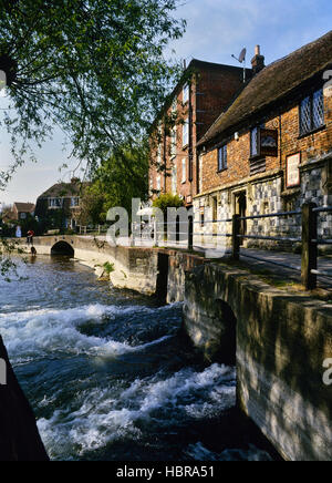 Das Old Mill Restaurant Pub und Hotel. Salisbury. Wiltshire. England. UK Stockfoto