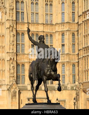 Statue von Richard den 1. Platz bei den Houses of Parliament. London. Stockfoto