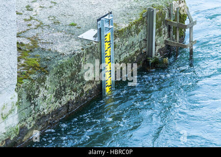 Wasserstandsanzeiger im Ruhrgebiet Stockfoto