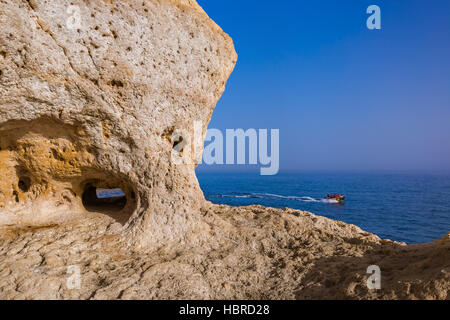 Strand in der Nähe von Albufeira - Algarve-Portugal Stockfoto