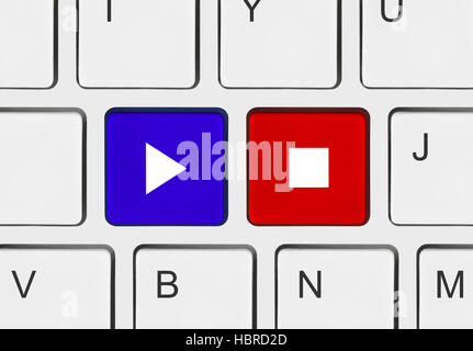 Computer-Tastatur mit Play und Stop Tasten Stockfoto