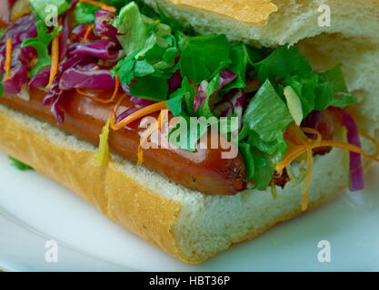 Choripan Sandwich mit Chorizo in Argentinien, Uruguay, Chile und Südbrasilien beliebt Stockfoto