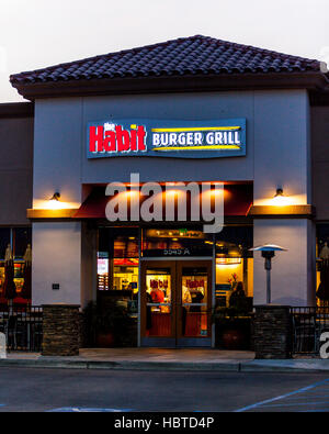 Eine Gewohnheit Burger Grill an Wheeler Ridge Kalifornien an der Kreuzung der Autobahnen Interstate 5 und Kalifornien 99 in Kern County Stockfoto