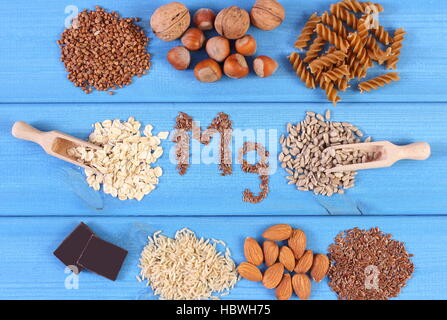 Aufschrift Mg, Zutaten und Produkte mit Magnesium und diätetische Faser, gesunde Ernährung Stockfoto