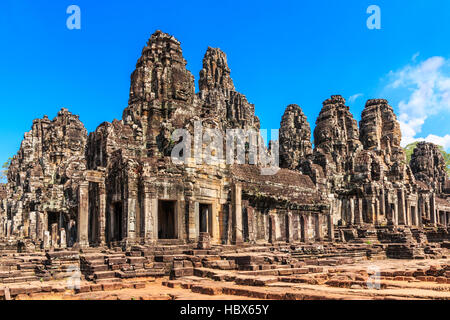 Angkor Wat, Kambodscha. Stone Gesicht Türme des Bayon-Tempels in antiken Angkor Stockfoto