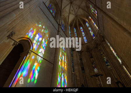 Sonnenlicht im Kloster Batalha - Portugal Stockfoto