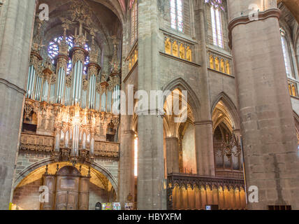 Innenansicht, Kathedrale Notre-Dame, 12.-16. Jahrhundert, Rodez, Aveyron, Languedoc-Roussillon-Midi-Pyrénées, Frankreich Stockfoto