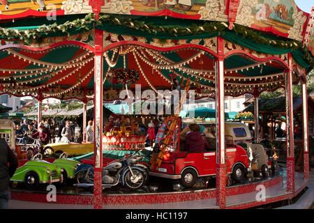 Christmas Craft market bei Ludwigsburger, Deutschland, Kinder Karussell bei den Barock Weihnachtsmarkt Stockfoto