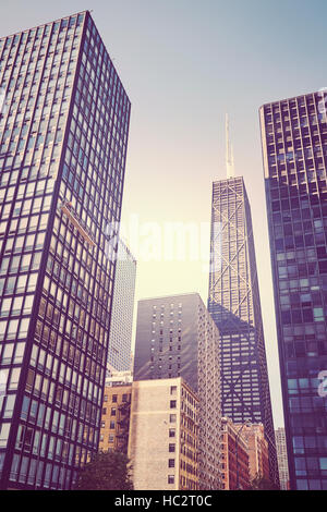 Retro-getönten Foto Wolkenkratzer in der Innenstadt von Chicago, USA. Stockfoto