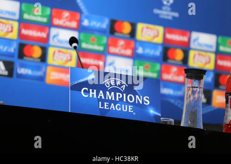 Turin, Italien. 6. Dezember 2016. Der Pressesaal des Juventus Stadium in den Medientag der Champions League Spiel zwischen Juventus FC und Dinamo Zagreb. © Massimiliano Ferraro/Pacific Press/Alamy Live-Nachrichten Stockfoto