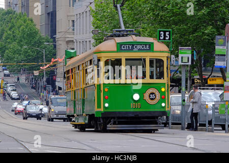 Von Melbourne, historische Straßenbahn, die läuft ein Rundweg um die Innenstadt. Melbourne, Victoria, Australien Stockfoto