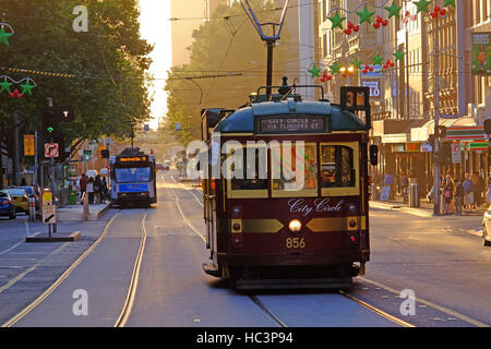 Von Melbourne, historische Straßenbahn, die läuft ein Rundweg um die Innenstadt. Melbourne, Victoria, Australien Stockfoto