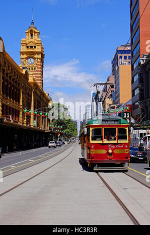 Von Melbourne, historische Straßenbahn, die läuft ein Rundweg um die Innenstadt. Melbourne, Victoria, Australien Stockfoto