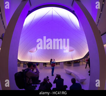 Das Science Museum, London, UK. 7. Dezember 2016. Mathematik: Die Winton Galerie, Presse-Preview. Entworfen von dem renommierten Zaha Hadid Architects, erzählt dieser neue Galerie wie Mathematik prägt unsere Welt und erstreckt sich über 400 Jahre der menschlichen Erfindungsgabe mathematische Geschichte durch das Design und die Architektur von seiner Displays zum Leben zu bringen. Bildnachweis: Artsimages/Alamy Live-Nachrichten. Stockfoto