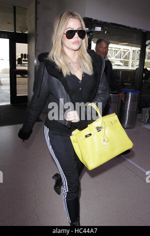 Los Angeles, Ca, USA. 7. Dezember 2016. Khloe Kardashian gesehen am Flughafen LAX in Los Angeles, Kalifornien am 7. Dezember 2016. Bildnachweis: John Misa/Media Punch/Alamy Live-Nachrichten Stockfoto