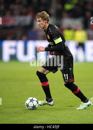 Leverkusen, Deutschland. 7. Dezember 2016. Leverkusens Stefan Kiessling in Aktion während der Fußball-Champions-League-match zwischen Bayer Leverkusen und AS Monaco in der BayArena in Leverkusen, Deutschland, 7. Dezember 2016. Foto: Marius Becker/Dpa/Alamy Live News Stockfoto