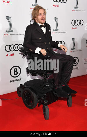 München, Deutschland. 7. Dezember 2016. Schauspieler Samuel Koch bei der Audi Generation Awards Preisverleihung in München, 7. Dezember 2016. Foto: Felix Hörhager/Dpa/Alamy Live News Stockfoto