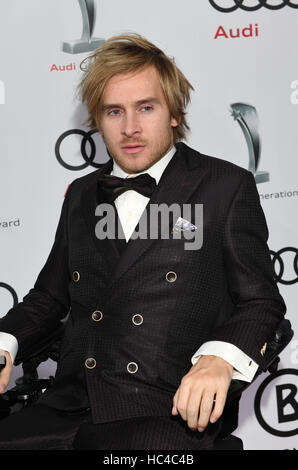 München, Deutschland. 7. Dezember 2016. Deutscher Schauspieler Samuel Koch bei den Audi Generation Awards Preis Verleihung in München, Deutschland, 7. Dezember 2016. Foto: Felix Hörhager/Dpa/Alamy Live News Stockfoto