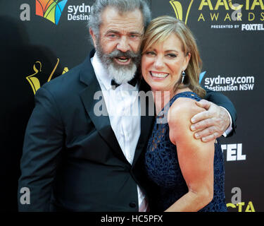 Sydney, Australien. 7. Dezember 2016. Mel Gibson und Kerry Armstrong der 6. jährlichen AACTA Preisverleihung bei The Star in Sydney zu besuchen. Mel Gibsons "Bügelsäge Ridge" Auszeichnungen neun AACTA mit Mel Gibson erhält den AACTA Award für die beste Regie. Bildnachweis: Pazifische Presse/Alamy Live-Nachrichten Stockfoto