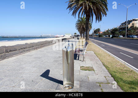 Der Ort, um das Wasser für Mensch und Tier Beach Street in Melbourne City (Victoria) zu trinken. Stockfoto