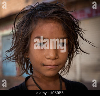 Kind lebt auf der Straße, Jodhpur, Rajasthan, Indien Stockfoto