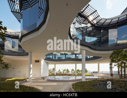 Dachterrasse mit Office Lichtbrunnen-Features. Wählen Sie Gruppe Hauptsitz, Singapur, Singapur. Architekt: Kay Ngee Tan, 2016. Stockfoto