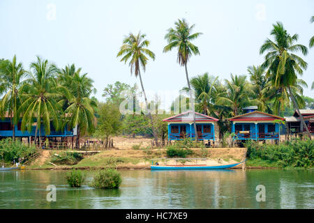 Bungalows von Mekong River, Insel Don Det, 4000 Inseln (Si Phan Don), Laos. Stockfoto