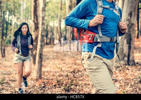 Backpacer paar Reisekonzept Abenteuer Glück Stockfoto