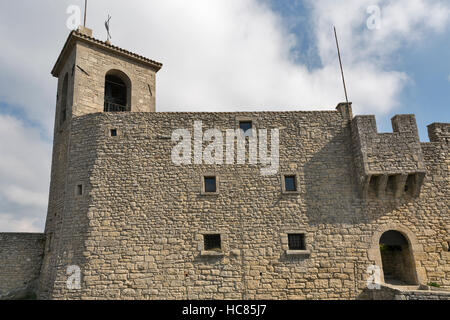 Guaita tower, ältester und bekanntester Turm in San Marino Schloss. Stockfoto