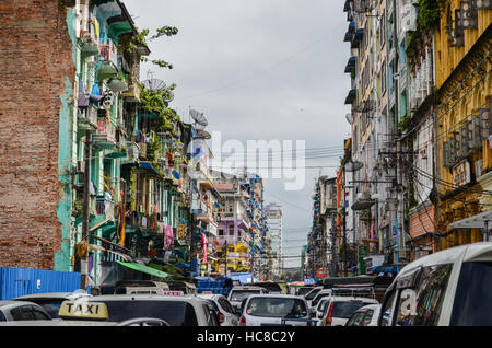 Straßen von Chinatown in Yangon, Myanmar Stockfoto