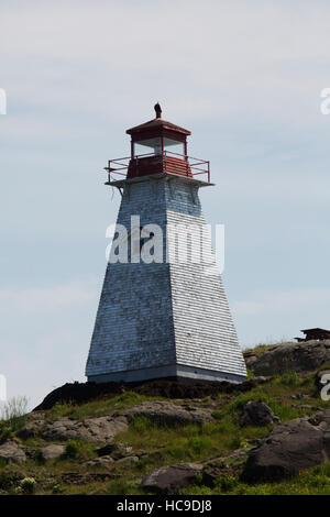 Boar es Head Leuchtturm in Digby Neck in Nova Scotia, Kanada. Der Leuchtturm mit Blick auf die Bay Of Fundy. Stockfoto