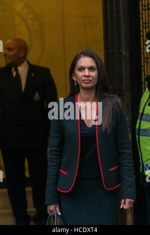 London, UK. 8. Dezember 2016. Geschäftsfrau Gina Miller, kommen die Richter und Anwälte im Supreme Court für den letzten Tag der viertägigen Verhandlung. Die Regierung von Premierminister Theresa May suchen, ein Urteil zu stürzen, dass es parlamentarische Genehmigung vor Austritt auslösen muss. Bildnachweis: Alberto Pezzali/Pacific Press/Alamy Live-Nachrichten Stockfoto