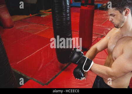 Boxer Grappling Handschuhe Stockfoto