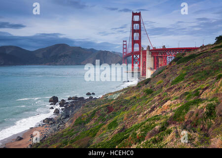 Golden Gate Bridge. Bild der Golden Gate Bridge in San Francisco, Kalifornien bei Sonnenuntergang. Stockfoto