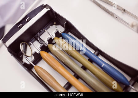 Satz von realistischen Dentalgeräte Stockfoto