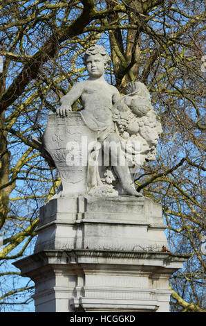 Canada Gate (Maroto Gate) ist Teil des Queen Victoria Memorial Scheme in London. Green Park Beyond, Steinskulptur Stockfoto