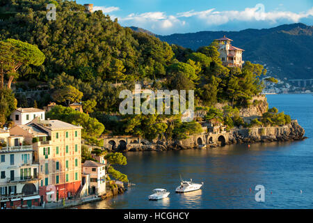 Am frühen Morgen Blick über den Hafen von Portofino, Ligurien, Italien Stockfoto