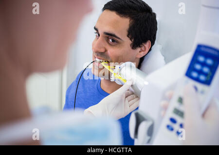 Röntgenbild des Patienten Zähne Zahnarzt Stockfoto